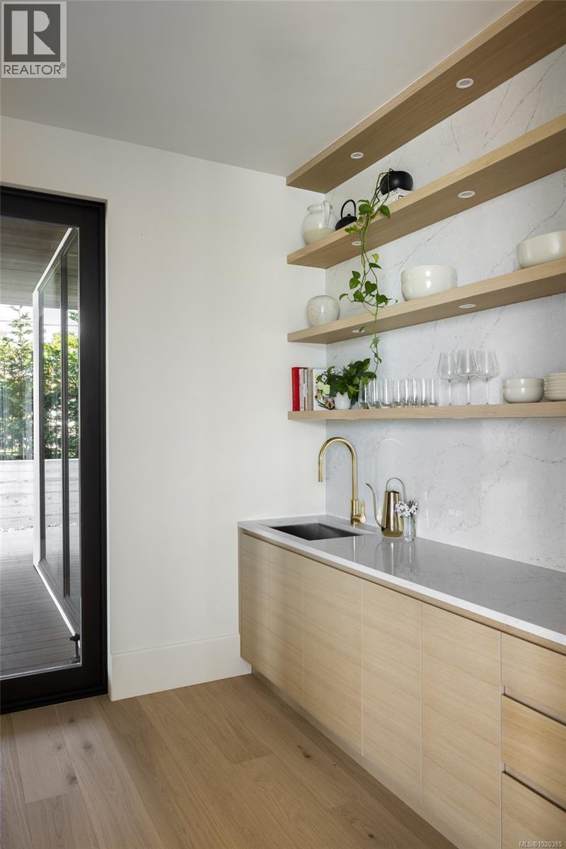  4040 White Rock Street, Saanich