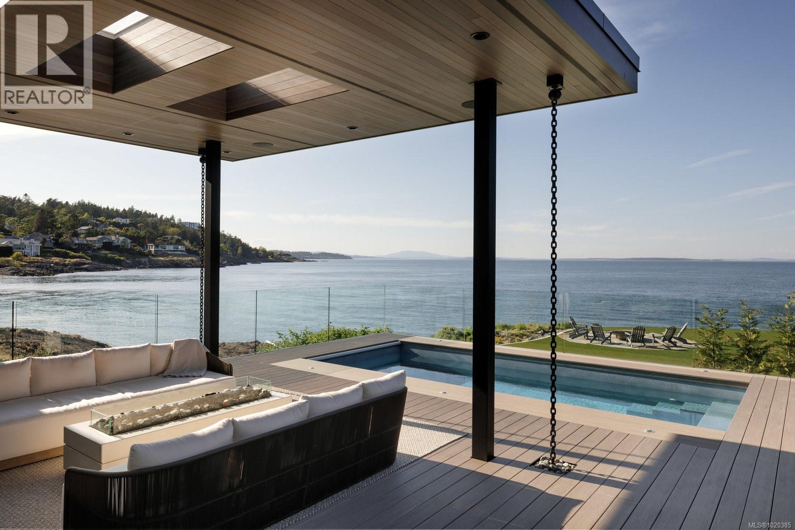  4040 White Rock Street, Saanich