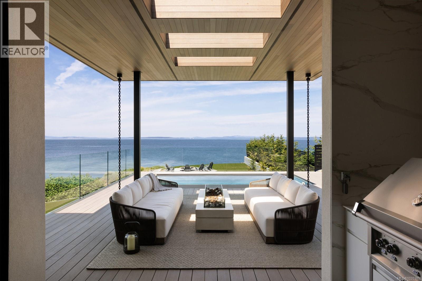  4040 White Rock Street, Saanich