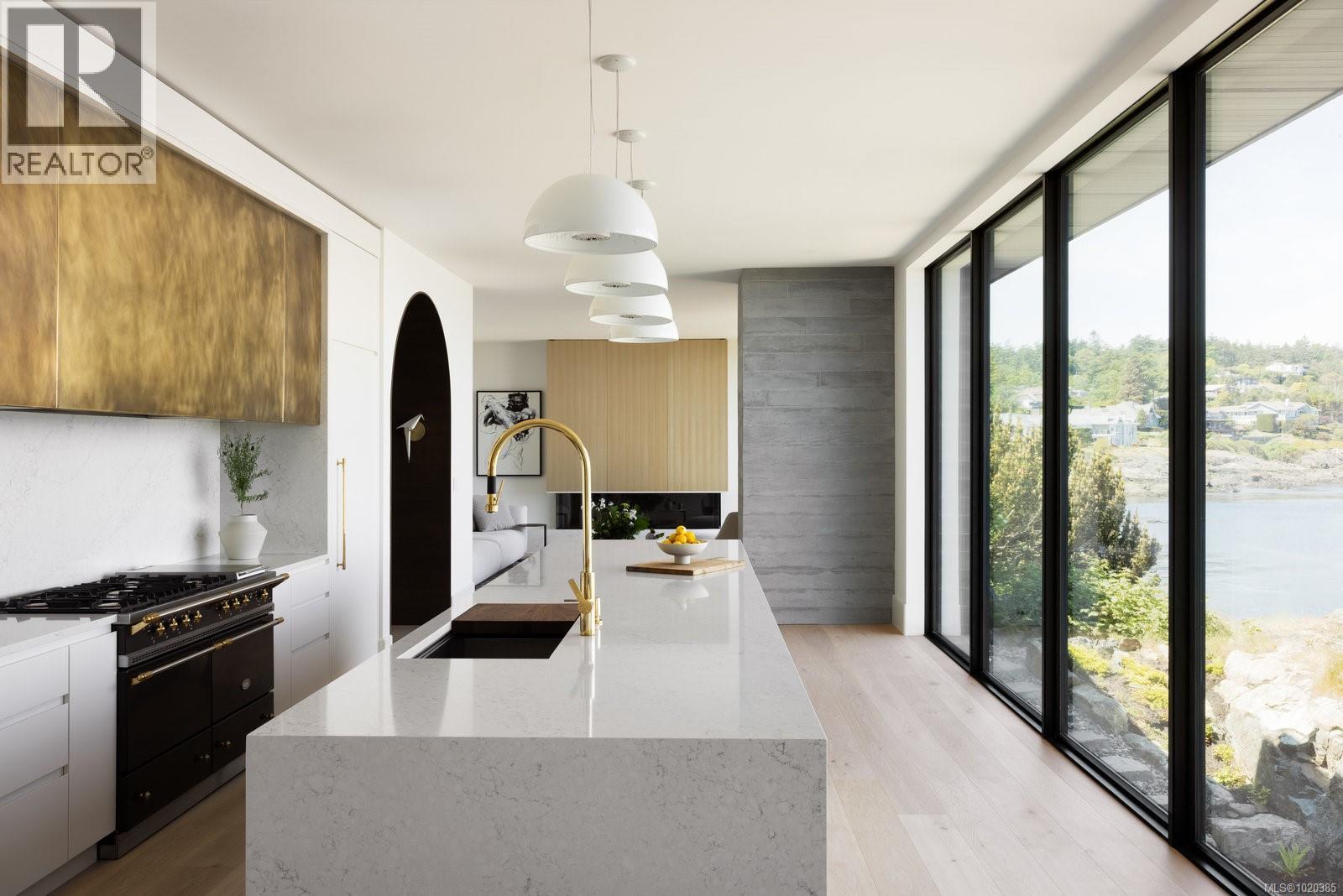  4040 White Rock Street, Saanich