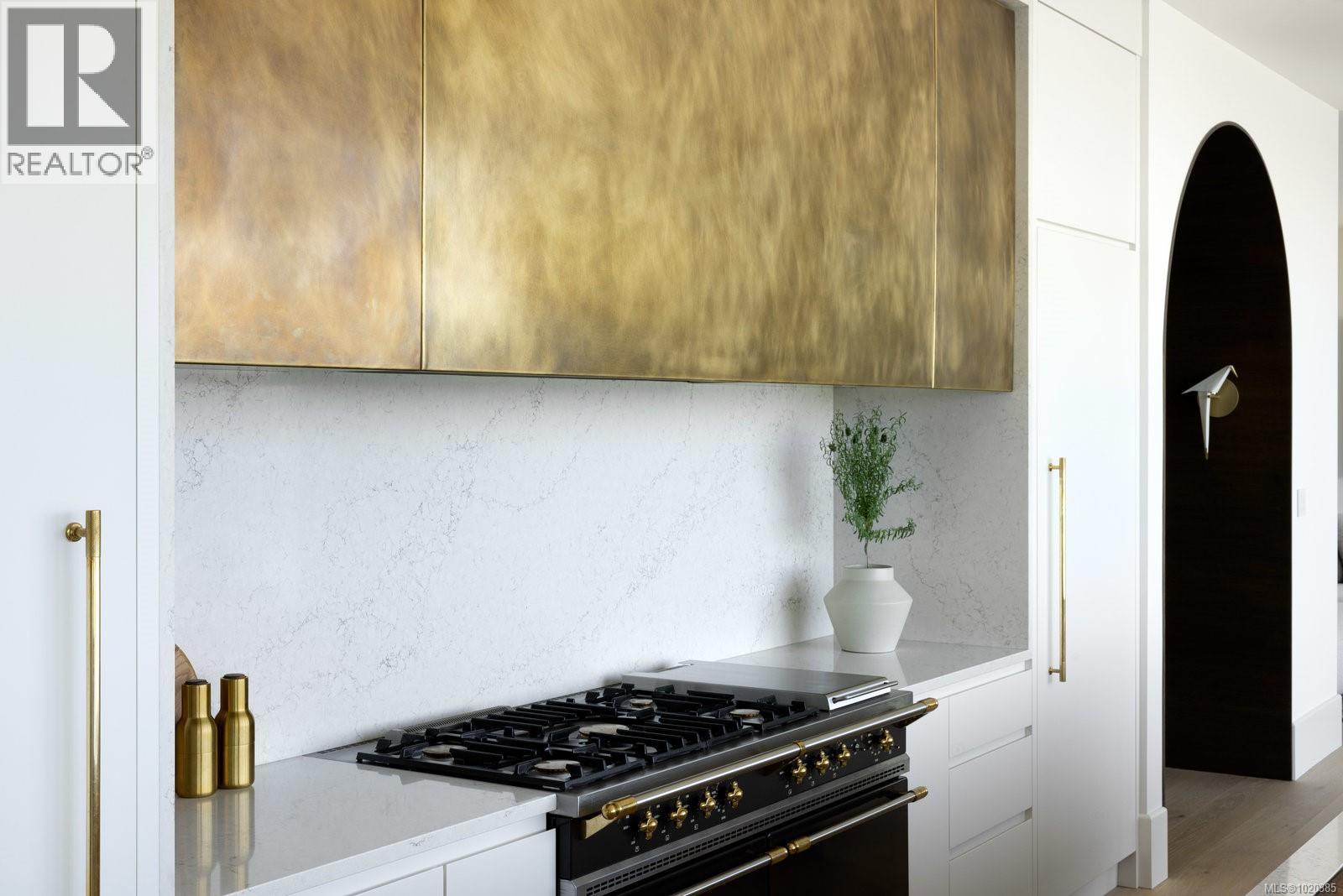  4040 White Rock Street, Saanich