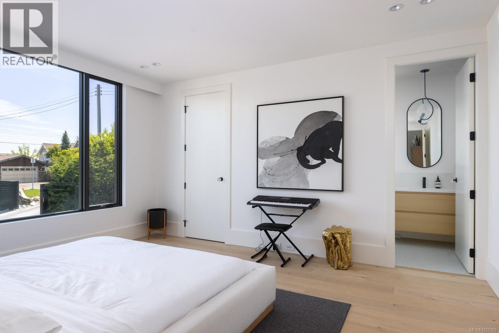  4040 White Rock Street, Saanich