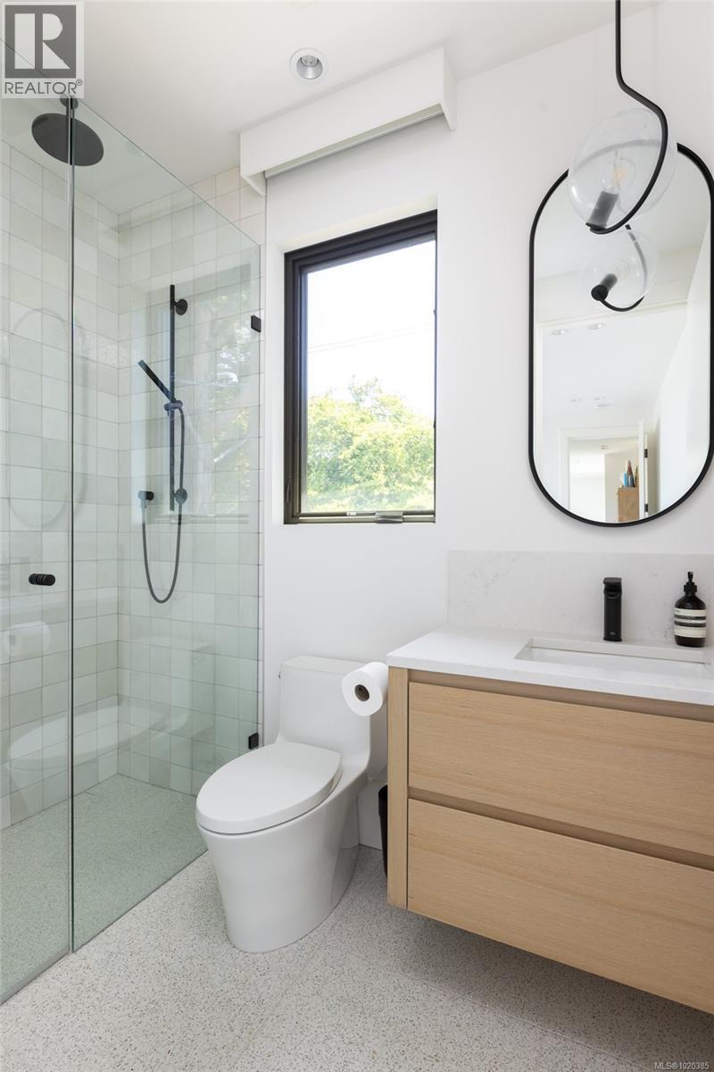  4040 White Rock Street, Saanich