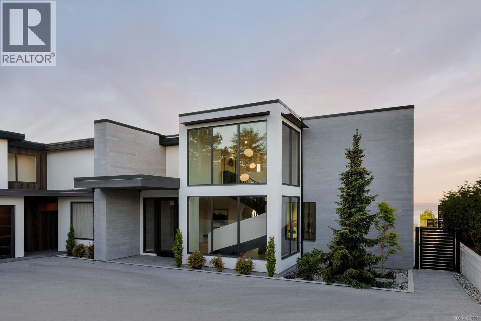  4040 White Rock Street, Saanich