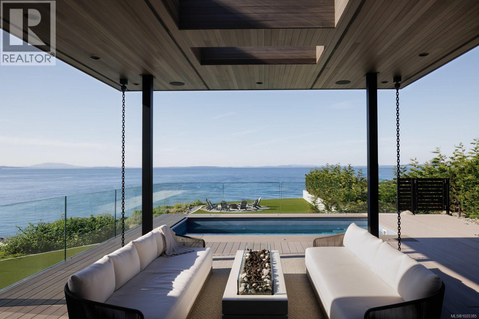  4040 White Rock Street, Saanich