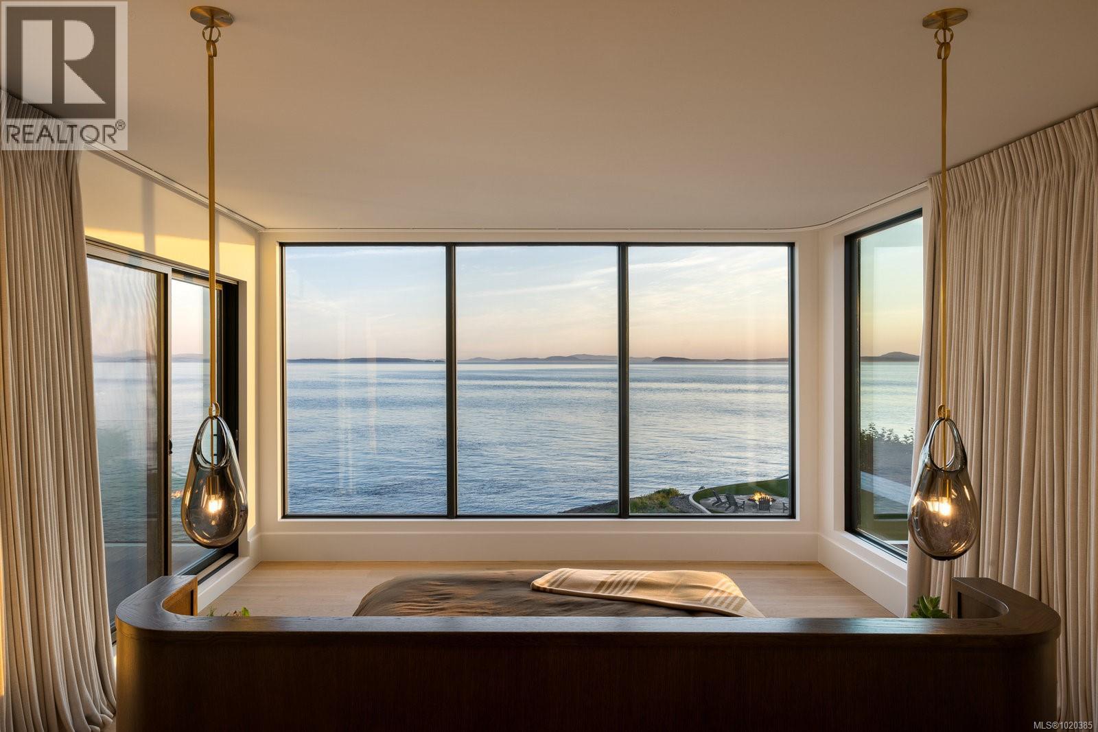  4040 White Rock Street, Saanich