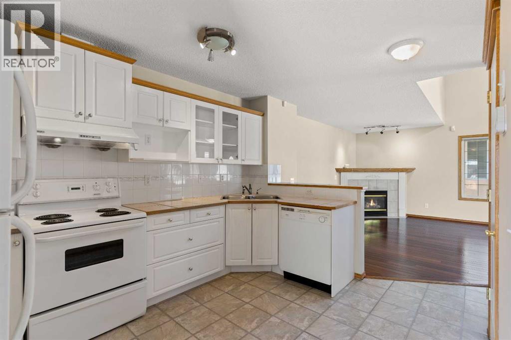 Single Family House for Sale in  Coral Cove NE Coral Springs Calgary 