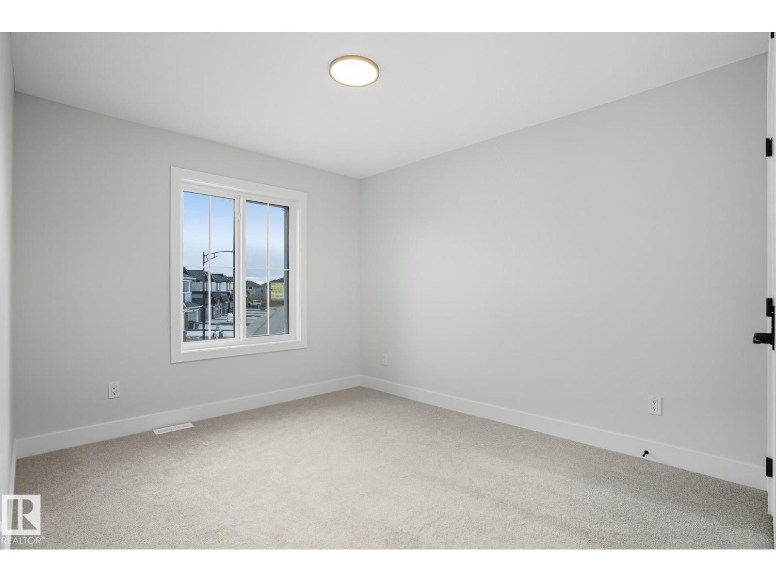 18135 87 ST NW NW, Edmonton