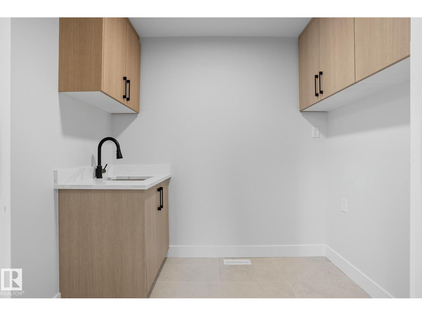 18135 87 ST NW NW, Edmonton