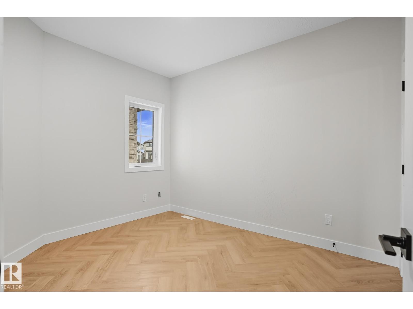 18135 87 ST NW NW, Edmonton