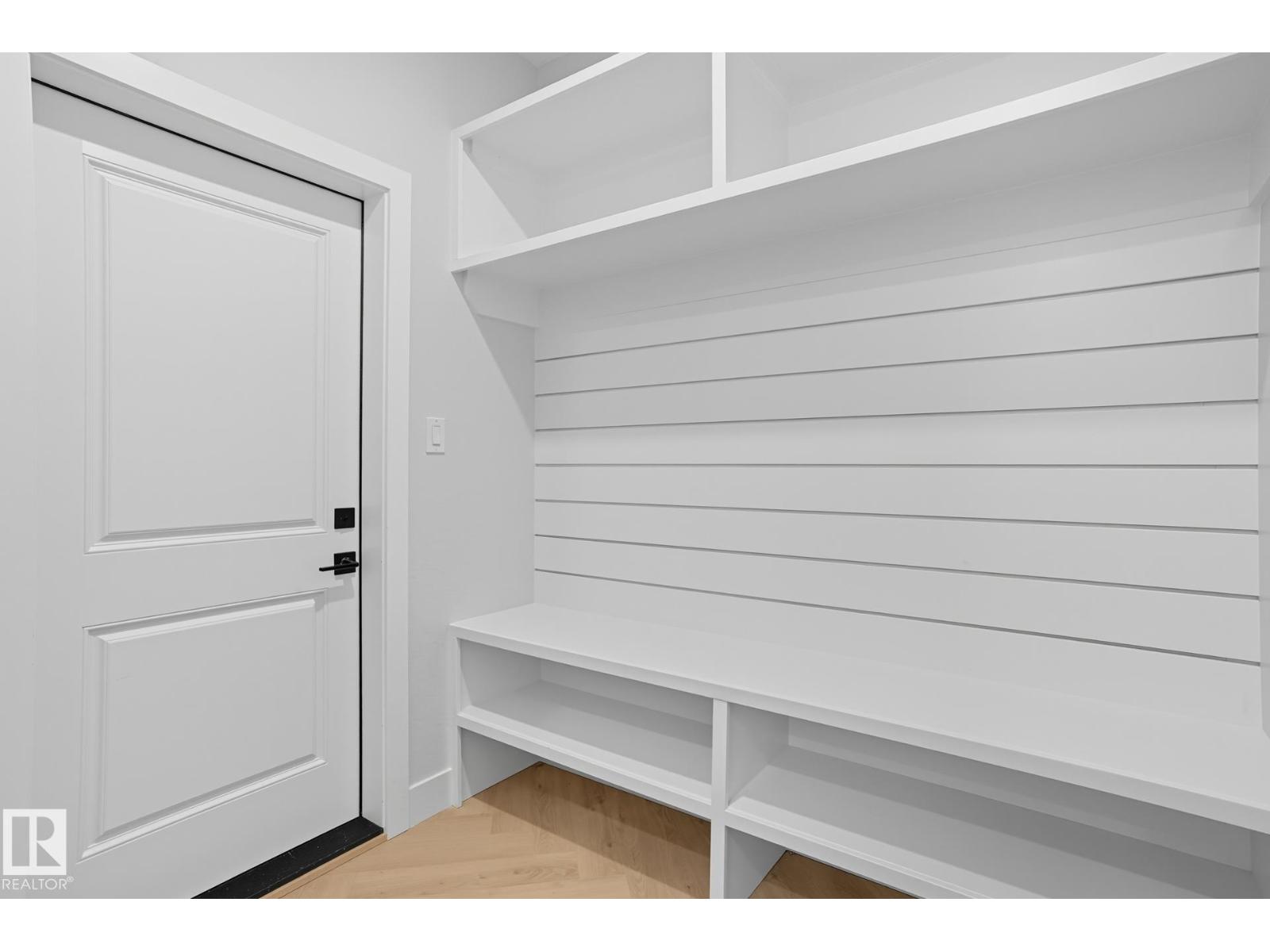 18135 87 ST NW NW, Edmonton