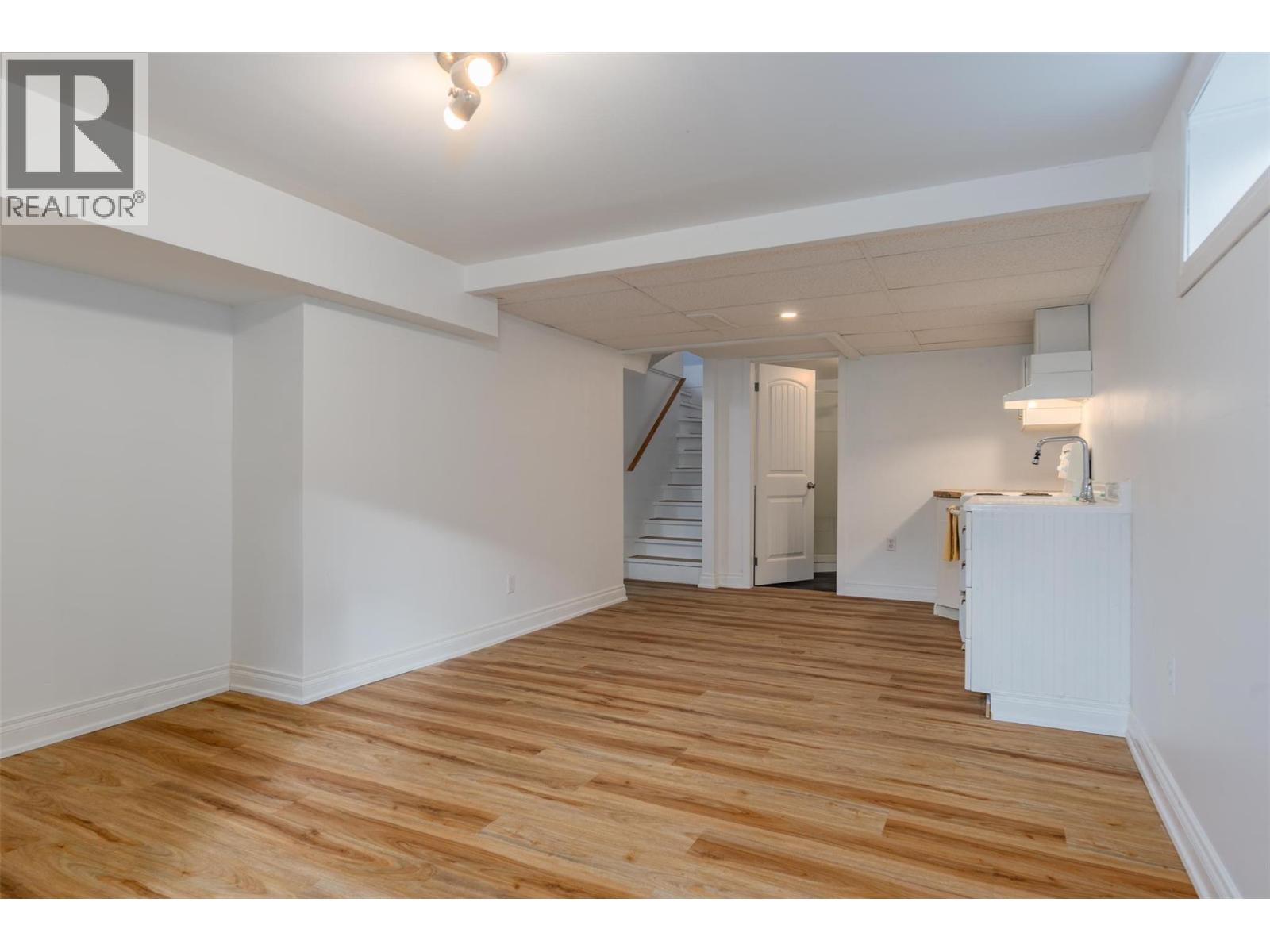 1347 Third Avenue, Trail