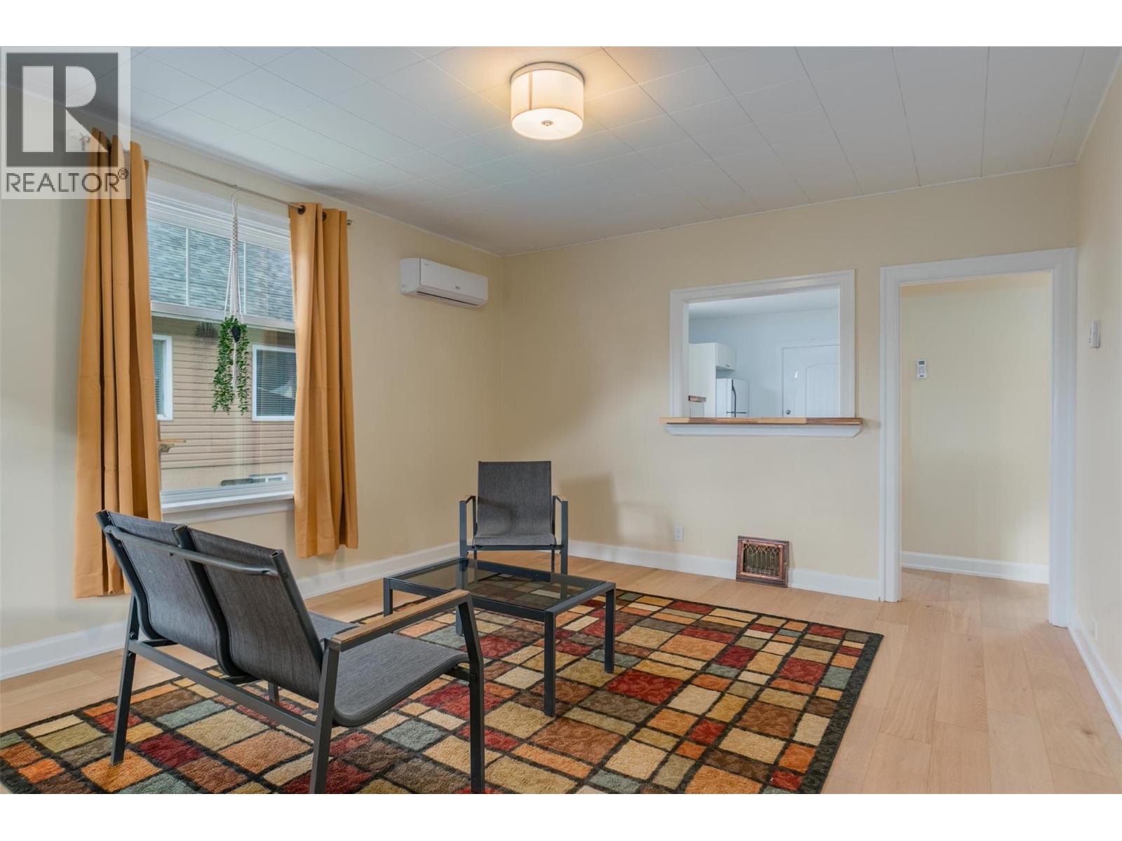 1347 Third Avenue, Trail