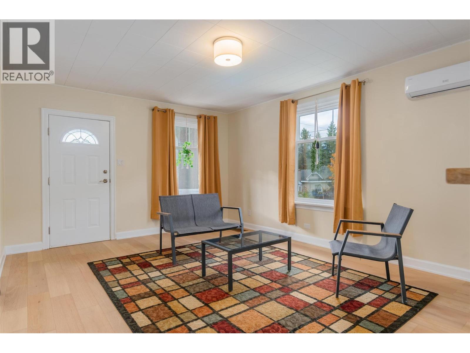 1347 Third Avenue, Trail