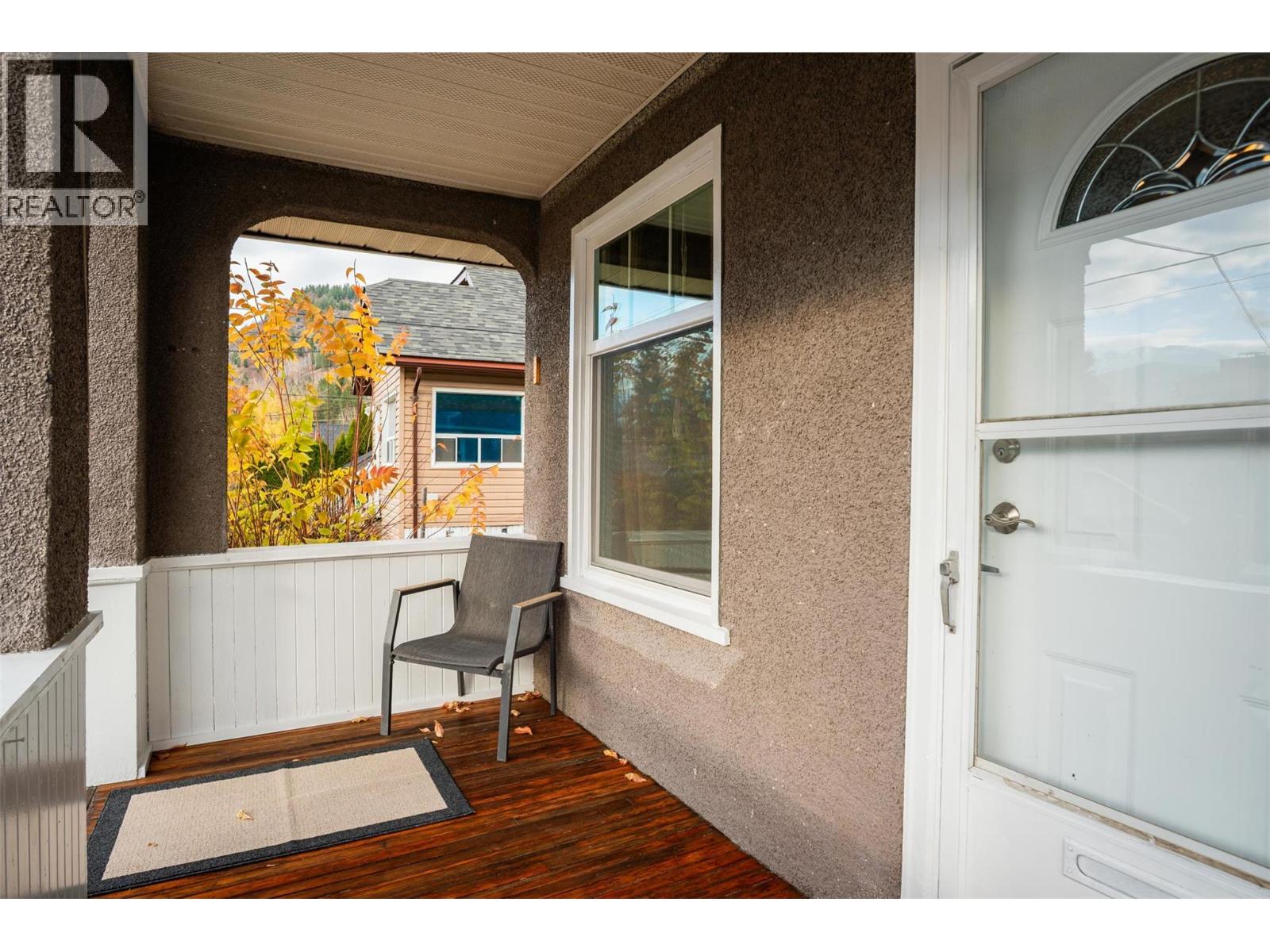 1347 Third Avenue, Trail