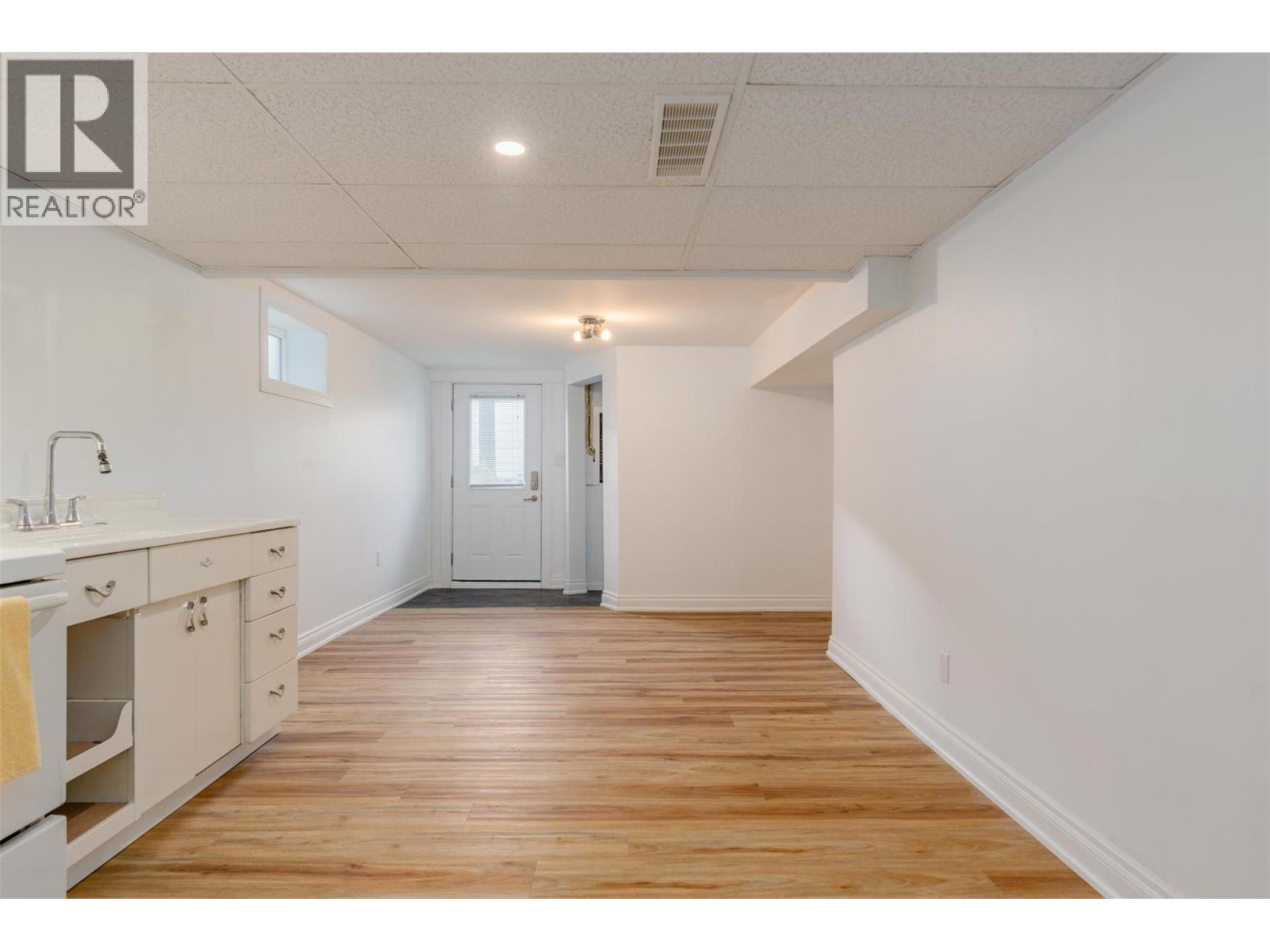 1347 Third Avenue, Trail