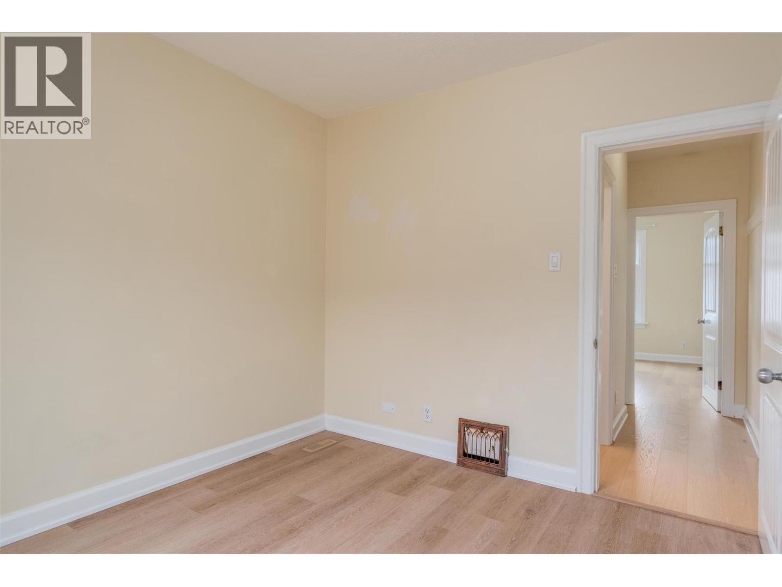 1347 Third Avenue, Trail