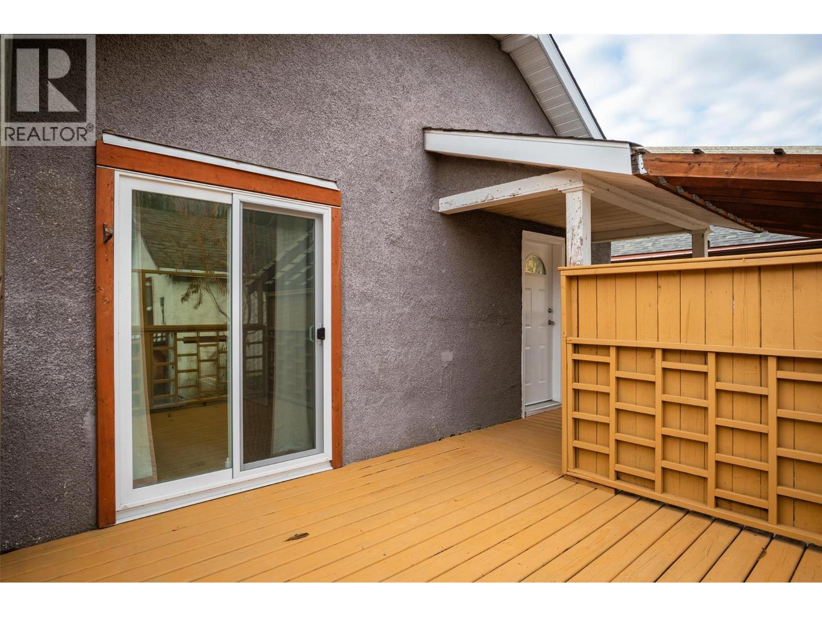 1347 Third Avenue, Trail