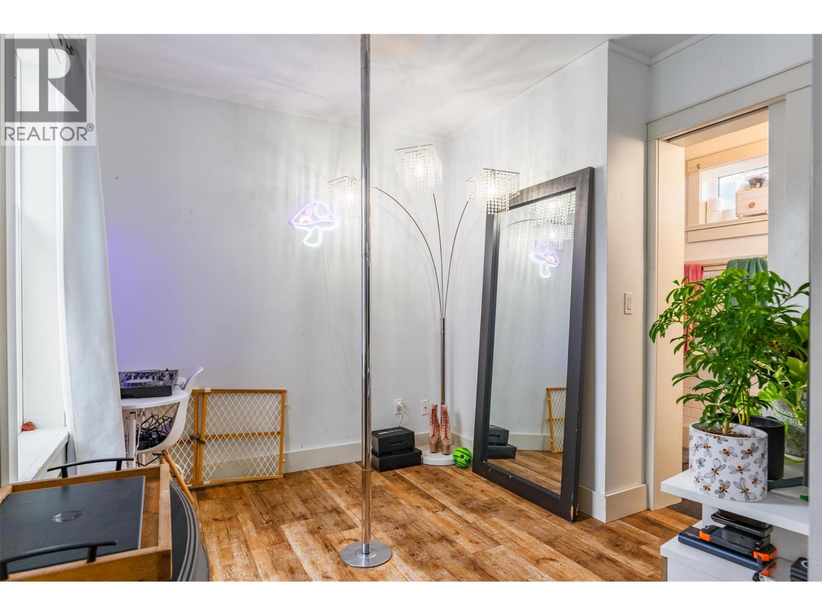 1347 Third Avenue, Trail