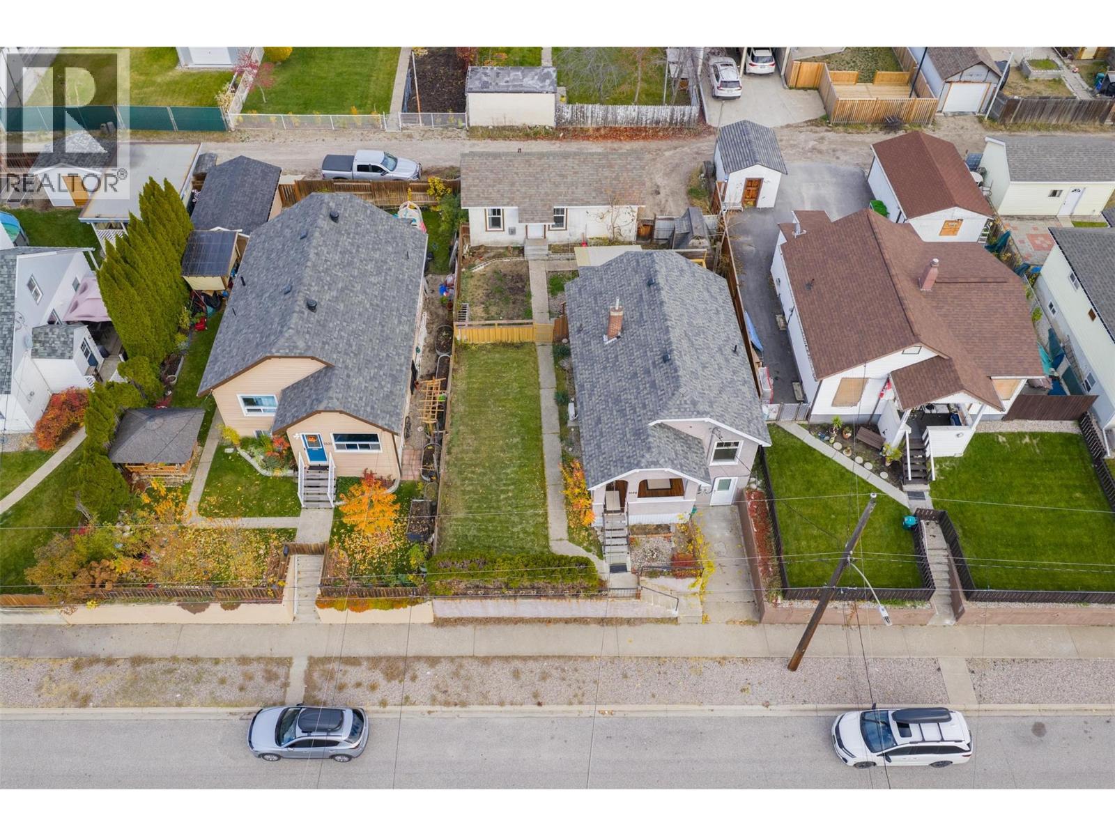 1347 Third Avenue, Trail