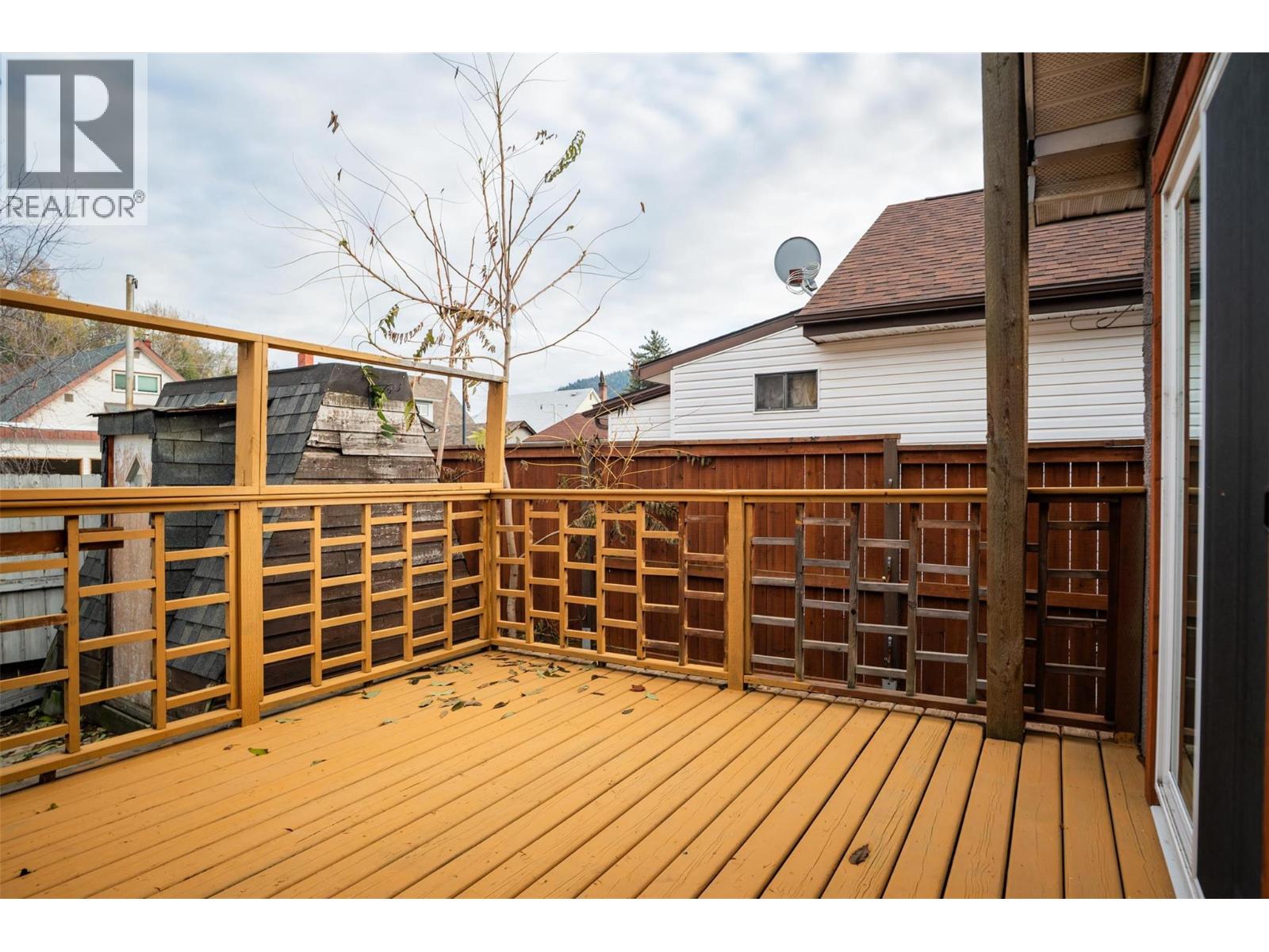 1347 Third Avenue, Trail