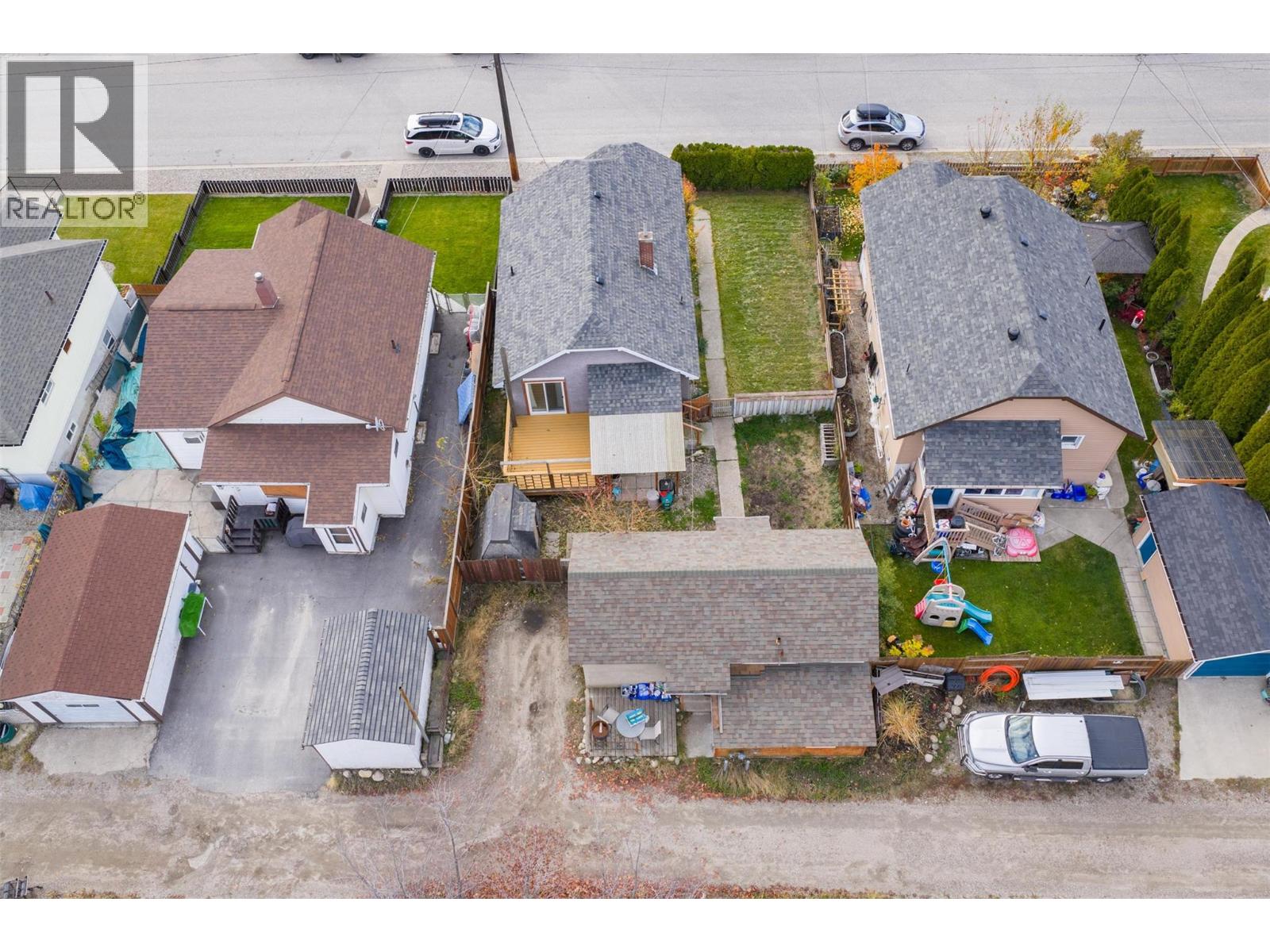 1347 Third Avenue, Trail