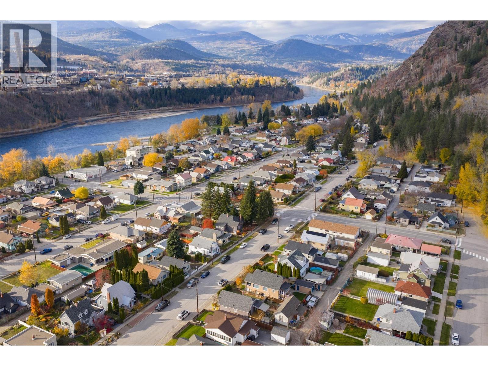 1347 Third Avenue, Trail