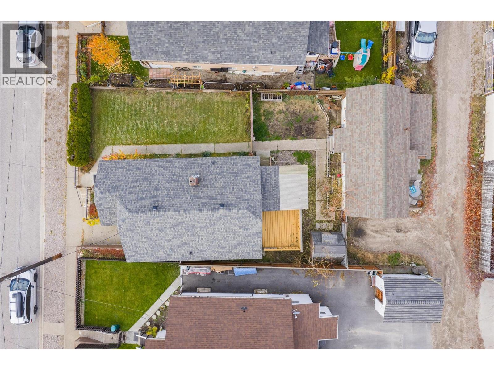 1347 Third Avenue, Trail