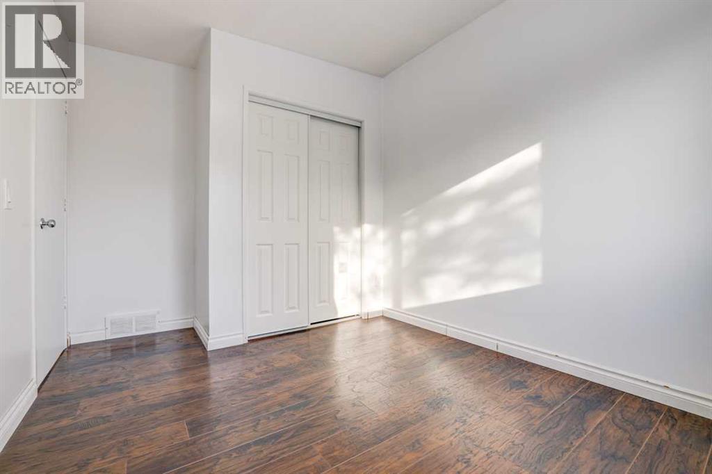 Single Family House for Sale in  Dover Crescent SE Dover Calgary 