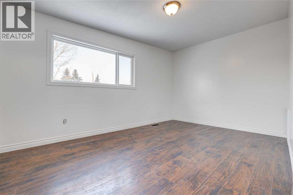 Single Family House for Sale in  Dover Crescent SE Dover Calgary 