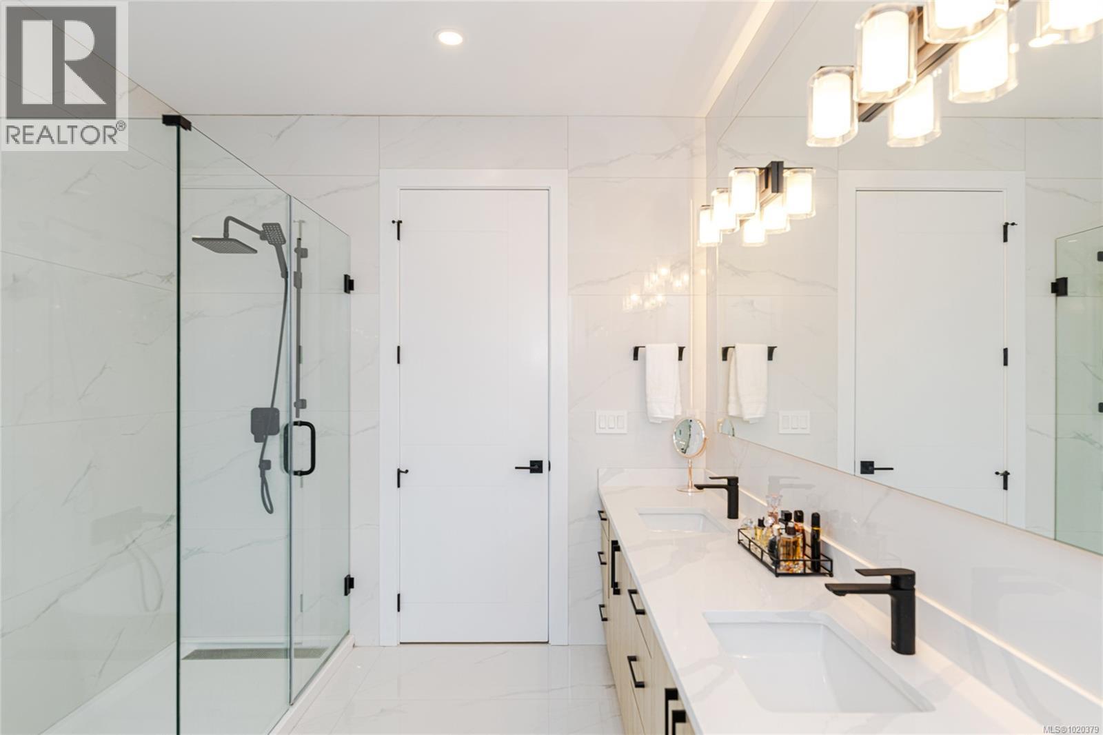 2367 Swallow Pl, Langford