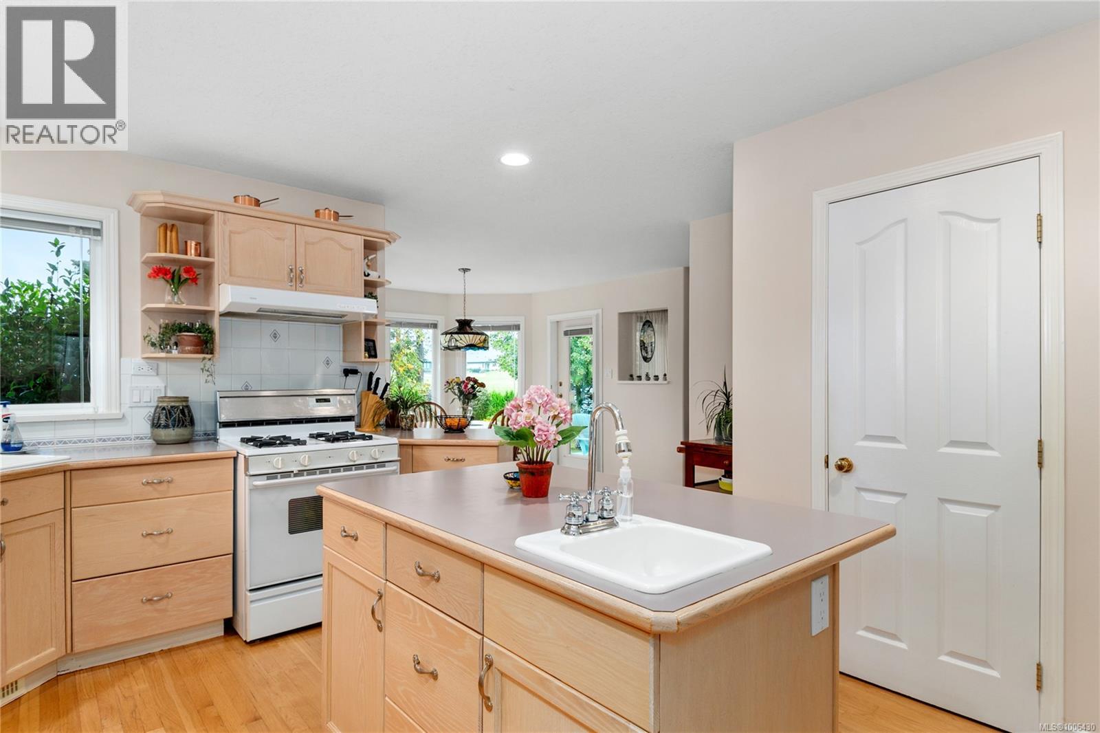 2996 Royal Vista Way, Courtenay