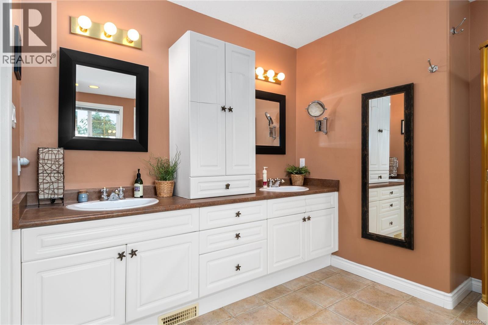 2996 Royal Vista Way, Courtenay