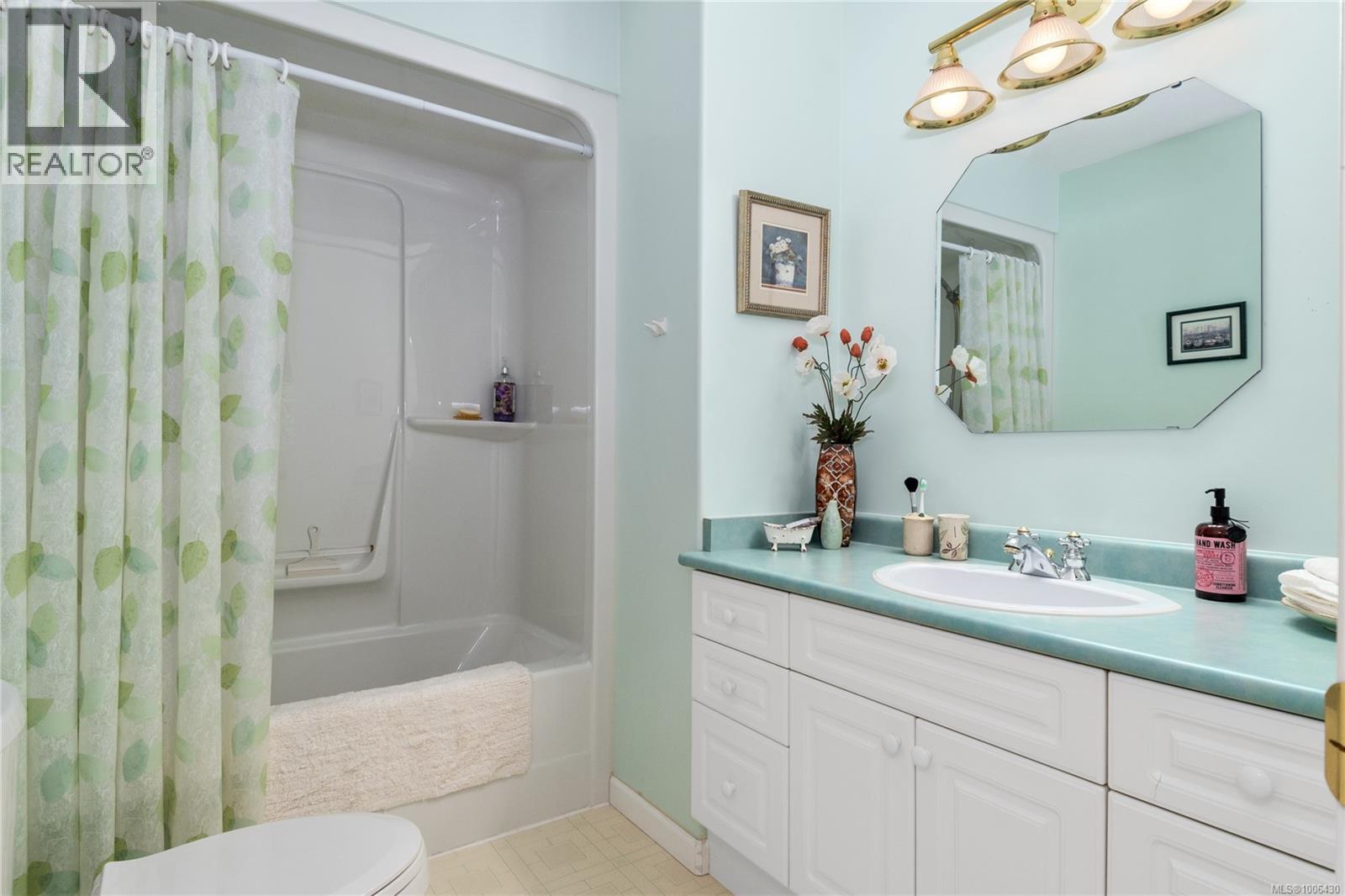 2996 Royal Vista Way, Courtenay