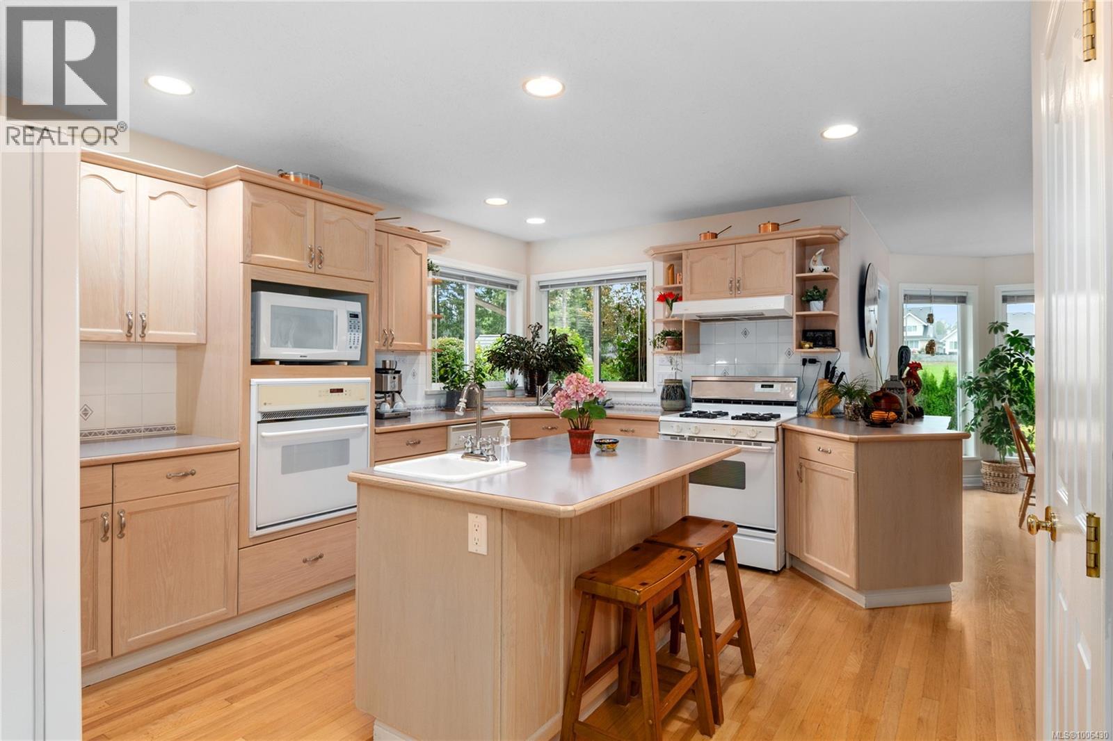 2996 Royal Vista Way, Courtenay