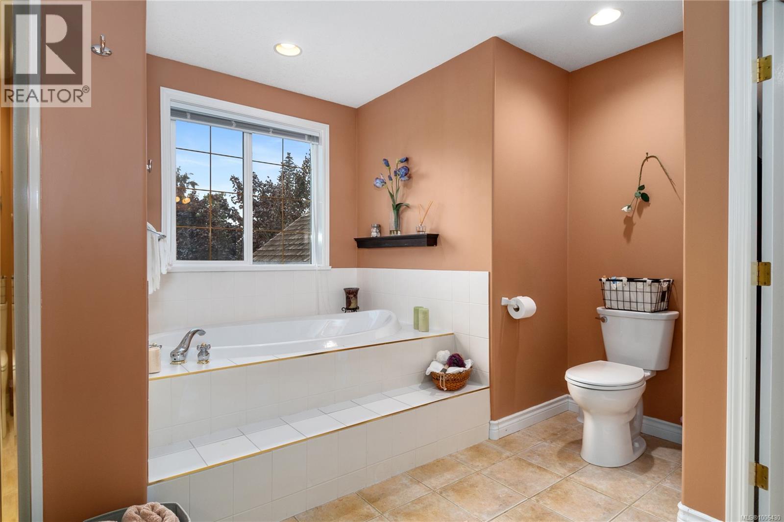 2996 Royal Vista Way, Courtenay