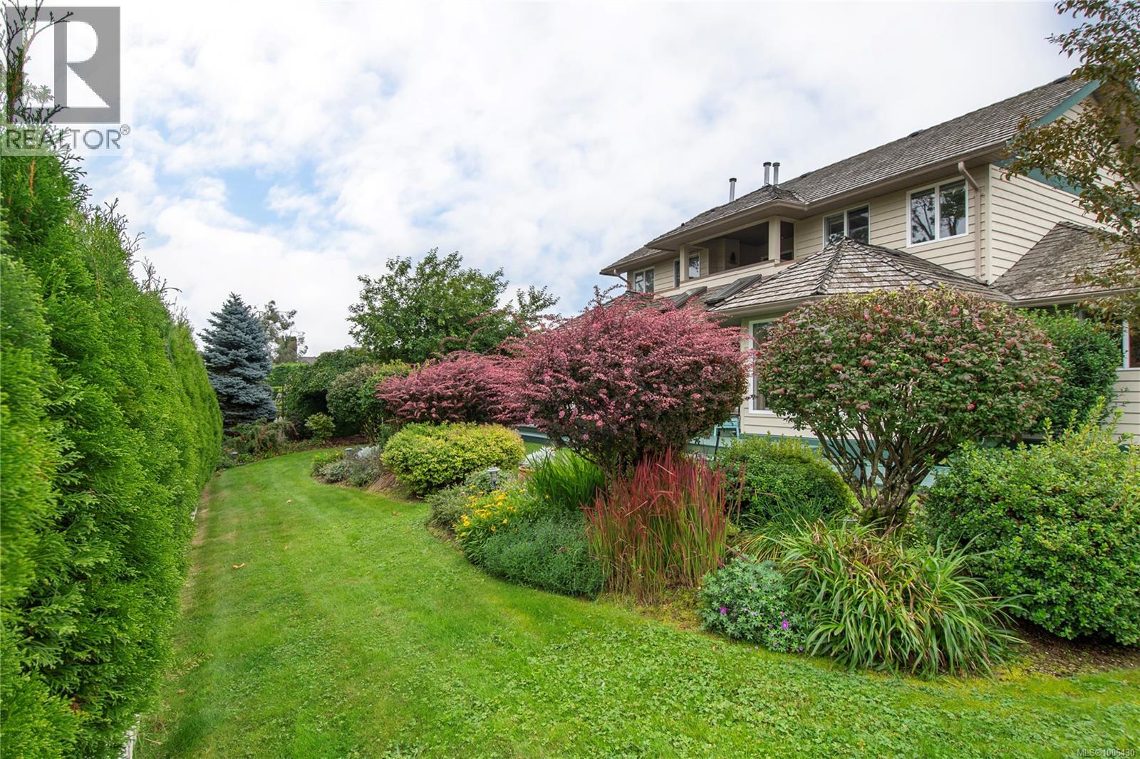 2996 Royal Vista Way, Courtenay