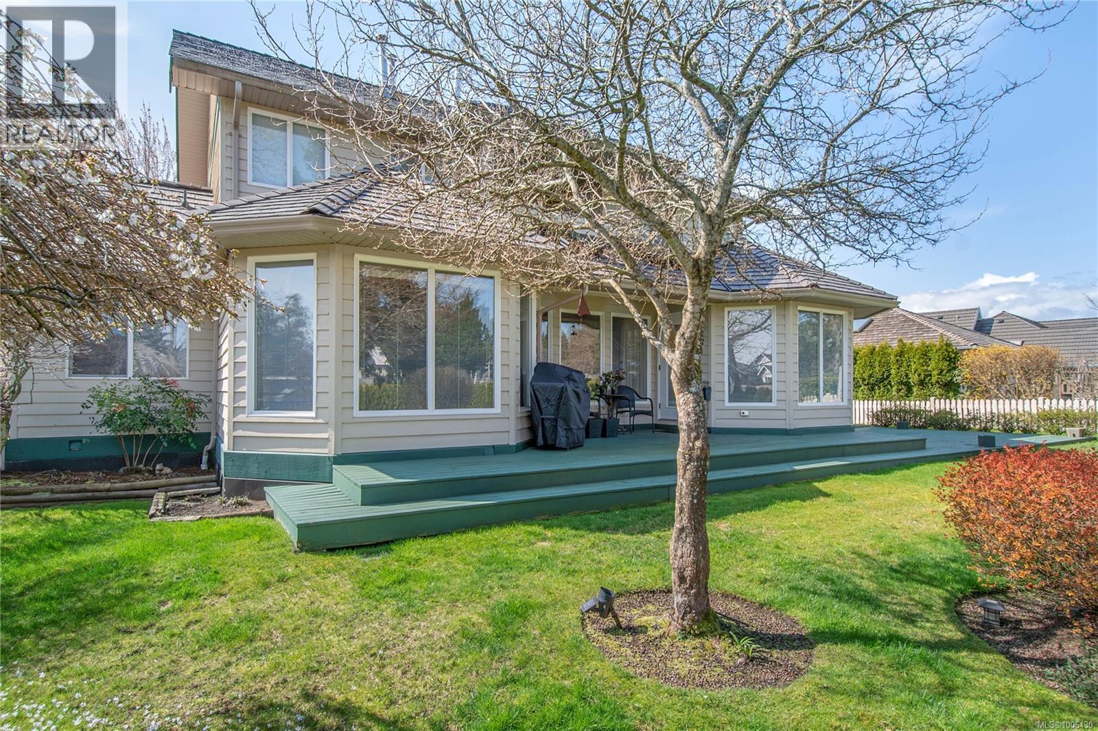 2996 Royal Vista Way, Courtenay