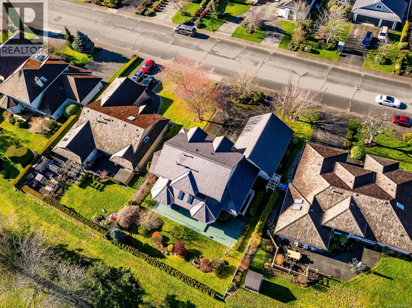 2996 Royal Vista Way, Courtenay