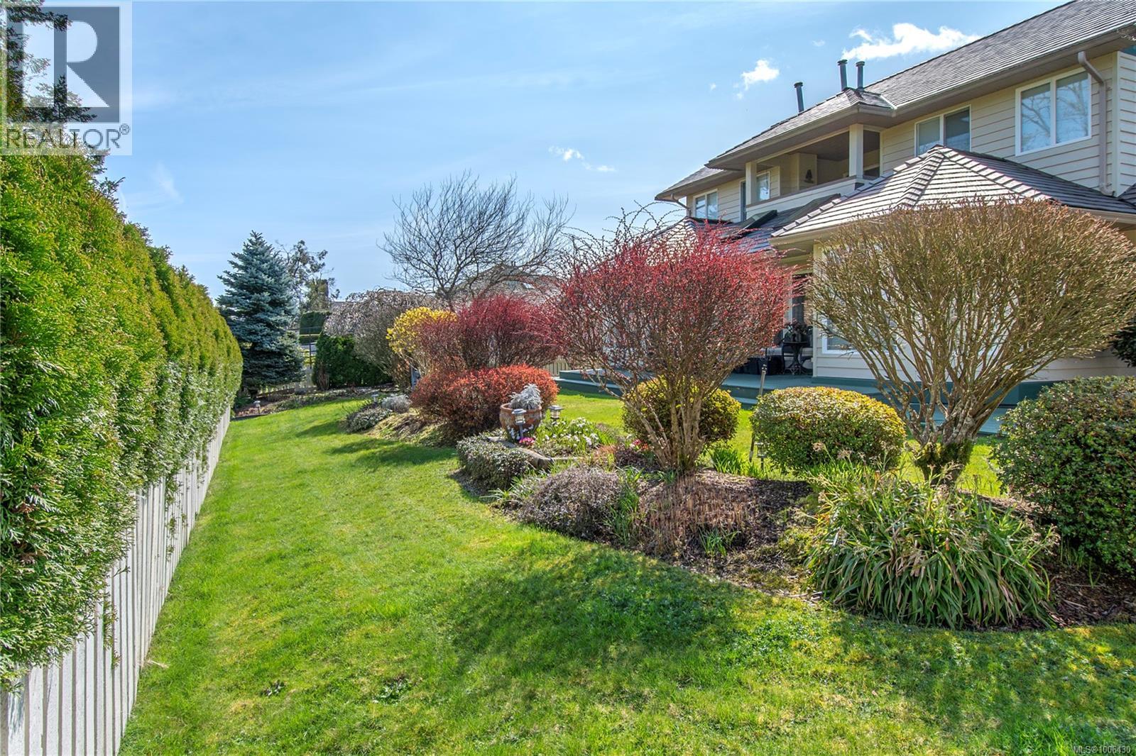 2996 Royal Vista Way, Courtenay