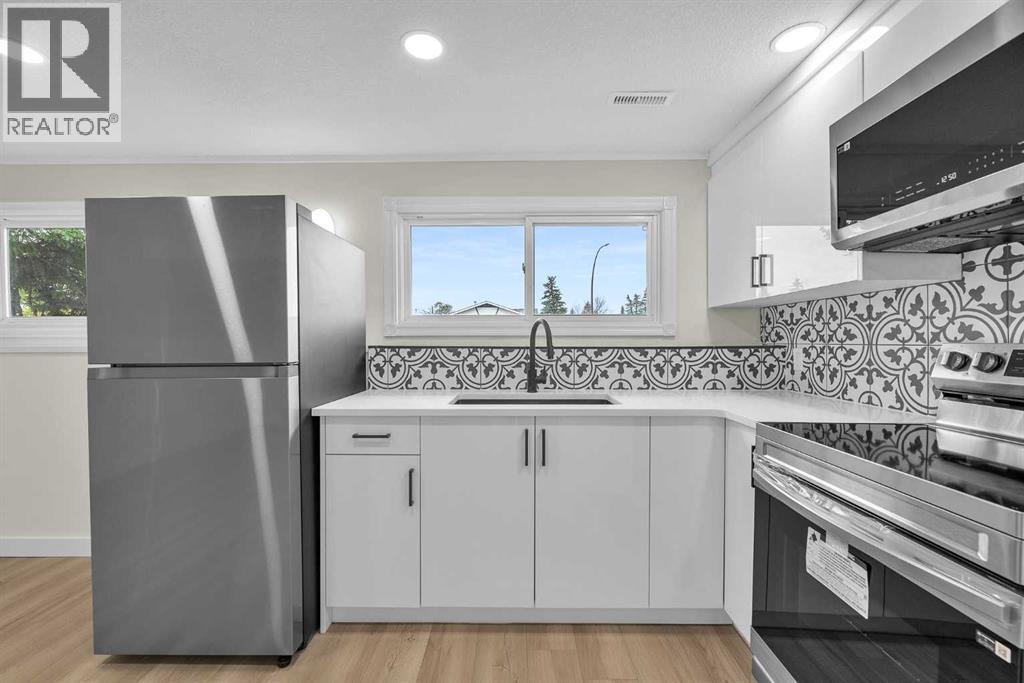 Single Family House 4 Level for Sale in   Street SE Penbrooke Meadows Calgary 