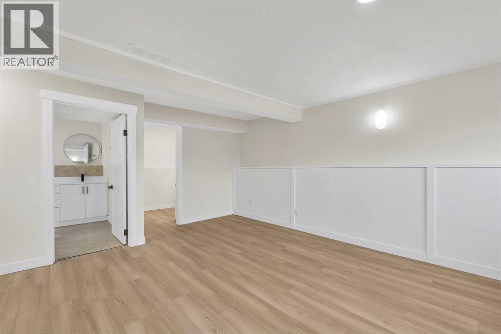 Single Family House 4 Level for Sale in   Street SE Penbrooke Meadows Calgary 