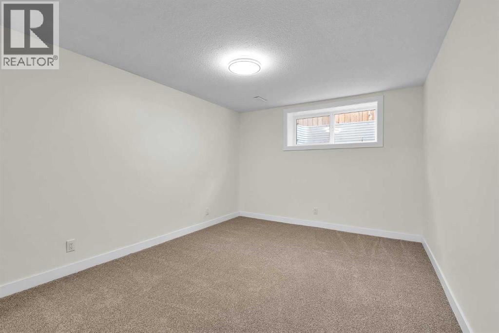 Single Family House 4 Level for Sale in   Street SE Penbrooke Meadows Calgary 