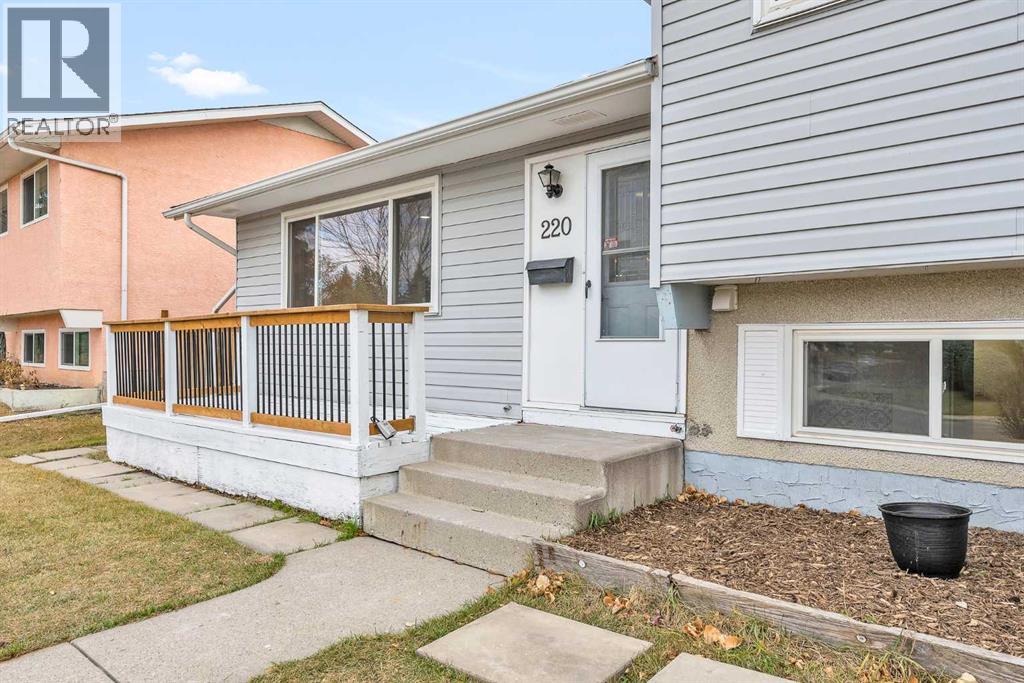 Single Family House 4 Level for Sale in   Street SE Penbrooke Meadows Calgary 