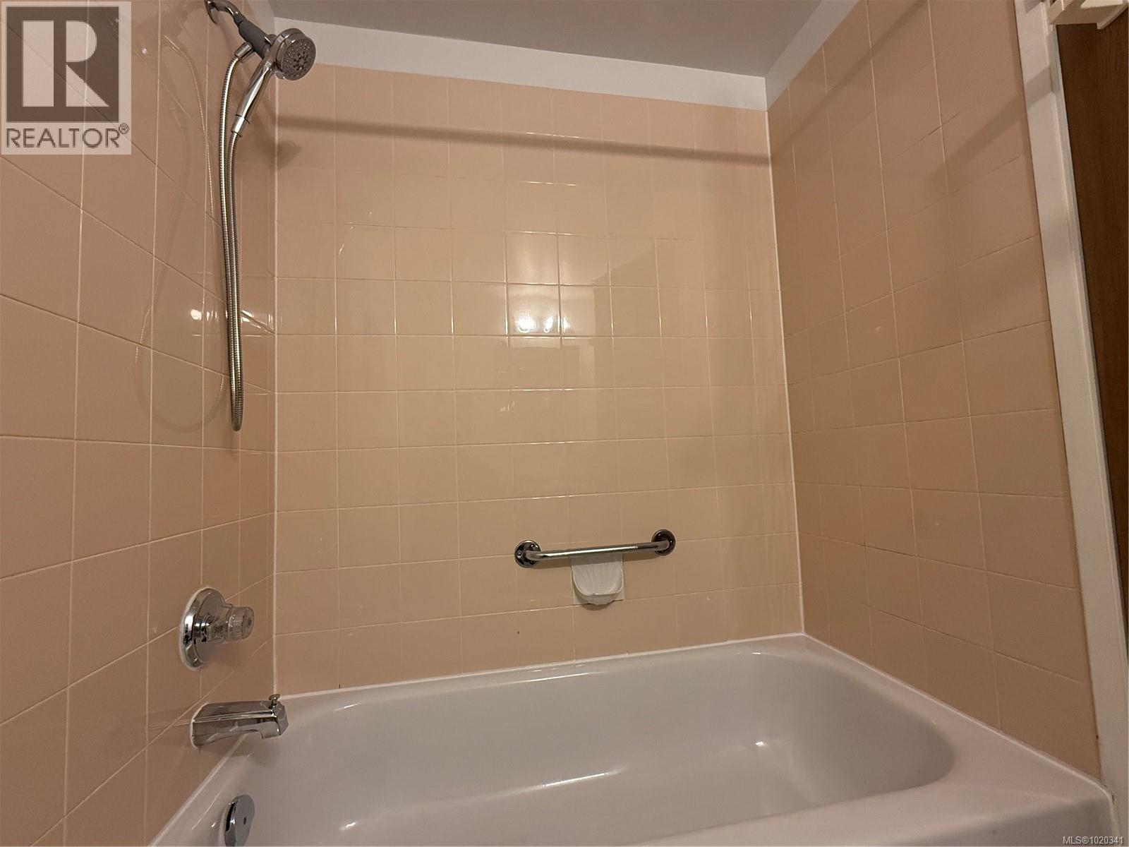 204 2520 Wark St, Victoria