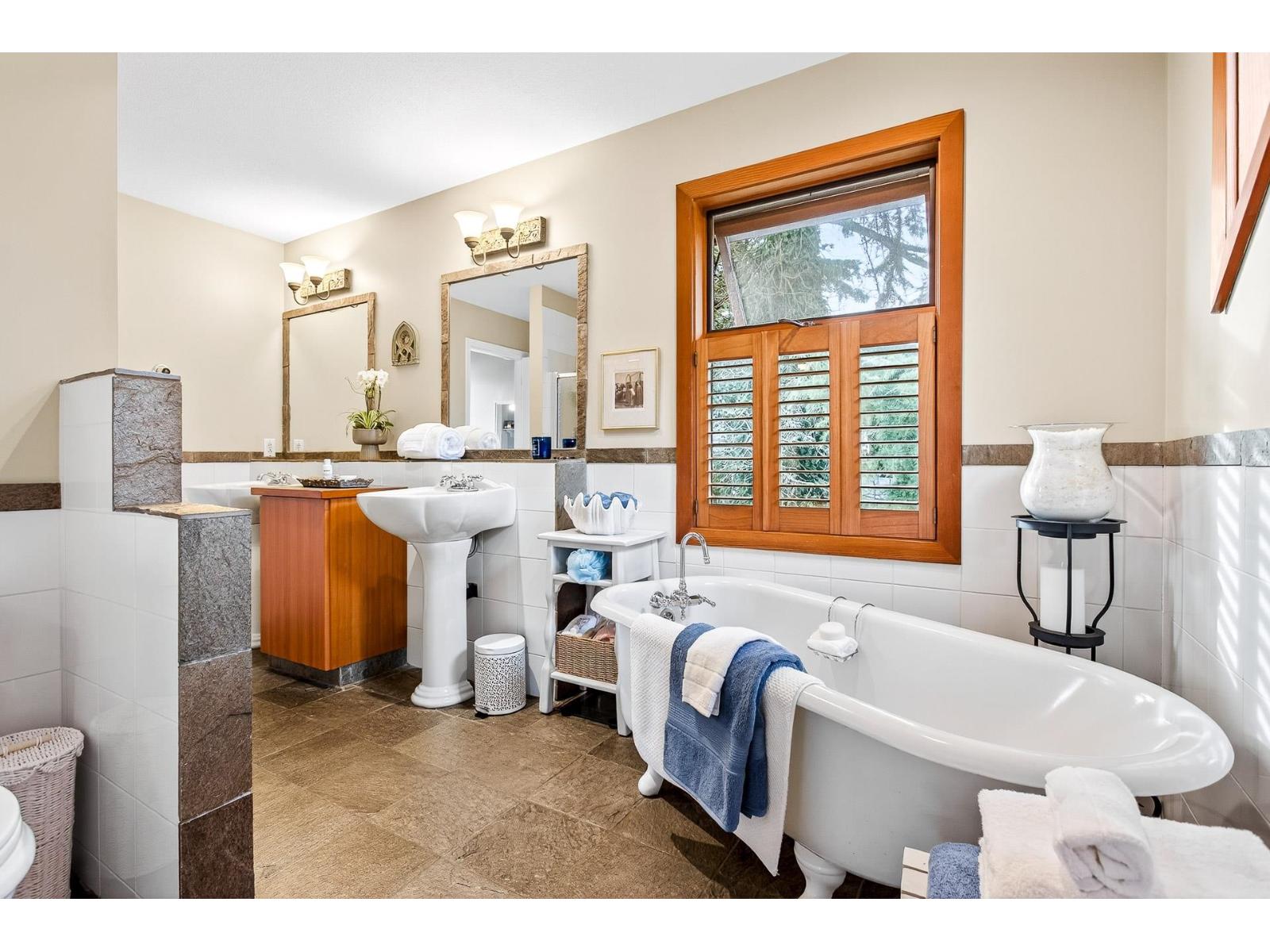 16937 0 AVENUE, Surrey