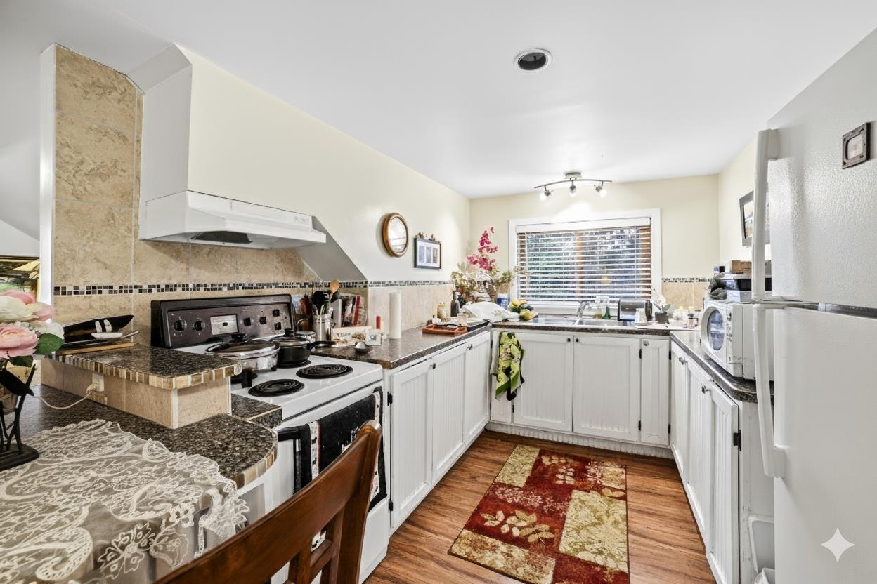 16937 0 AVENUE, Surrey