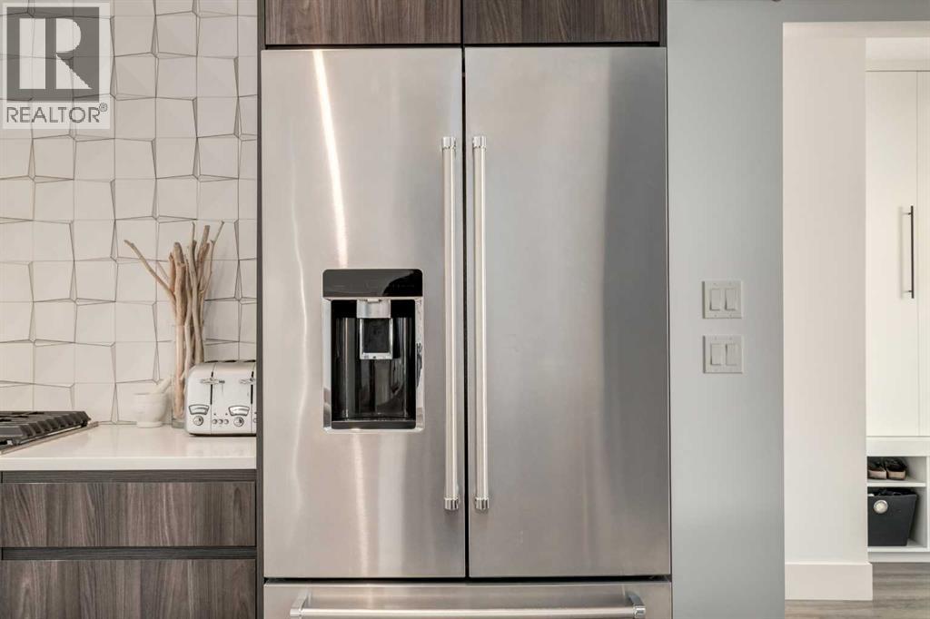 Single Family House for Sale in  Hendon Place NW Highwood Calgary 