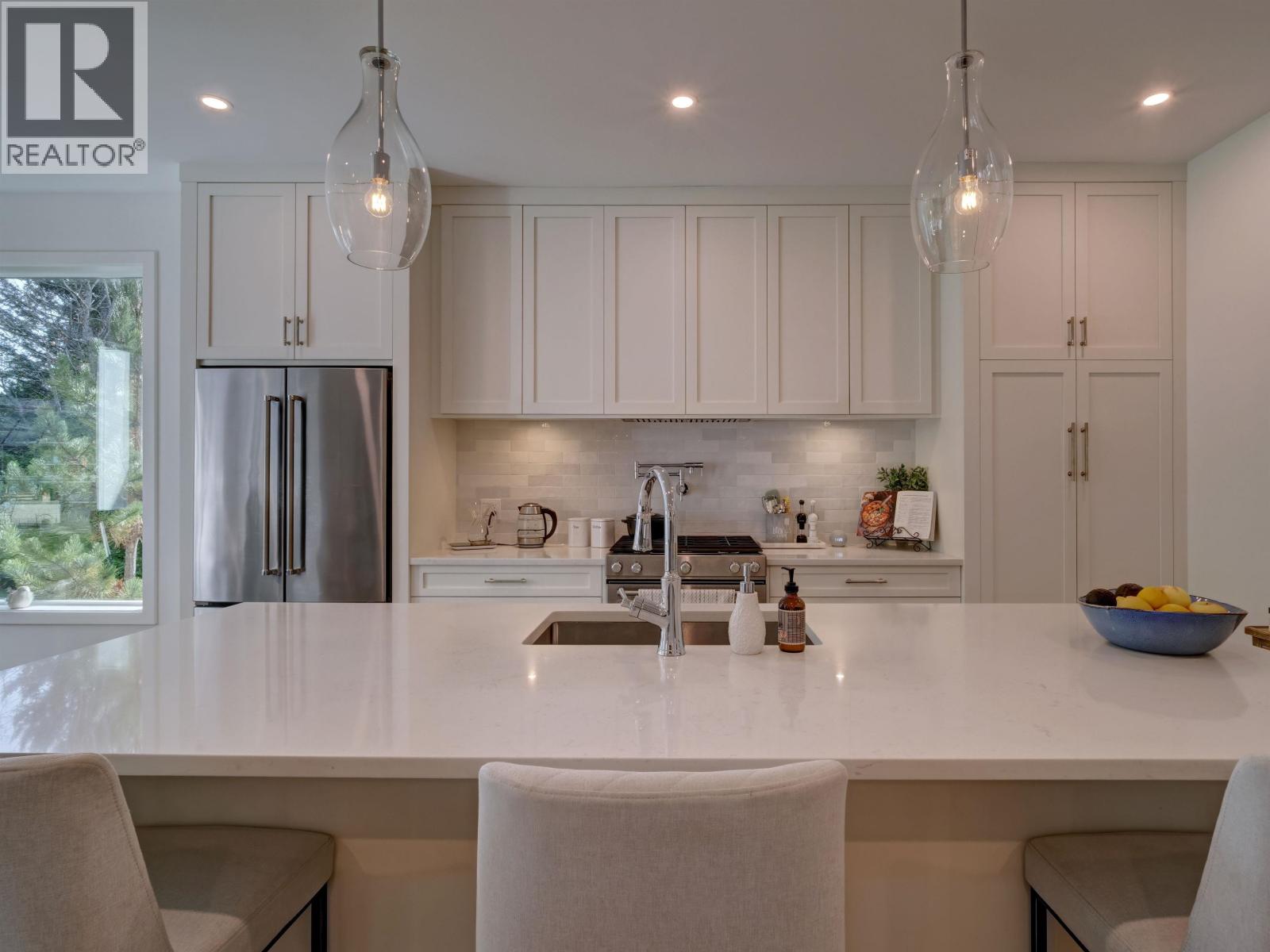 1414 SUNRISE PLACE, Gibsons