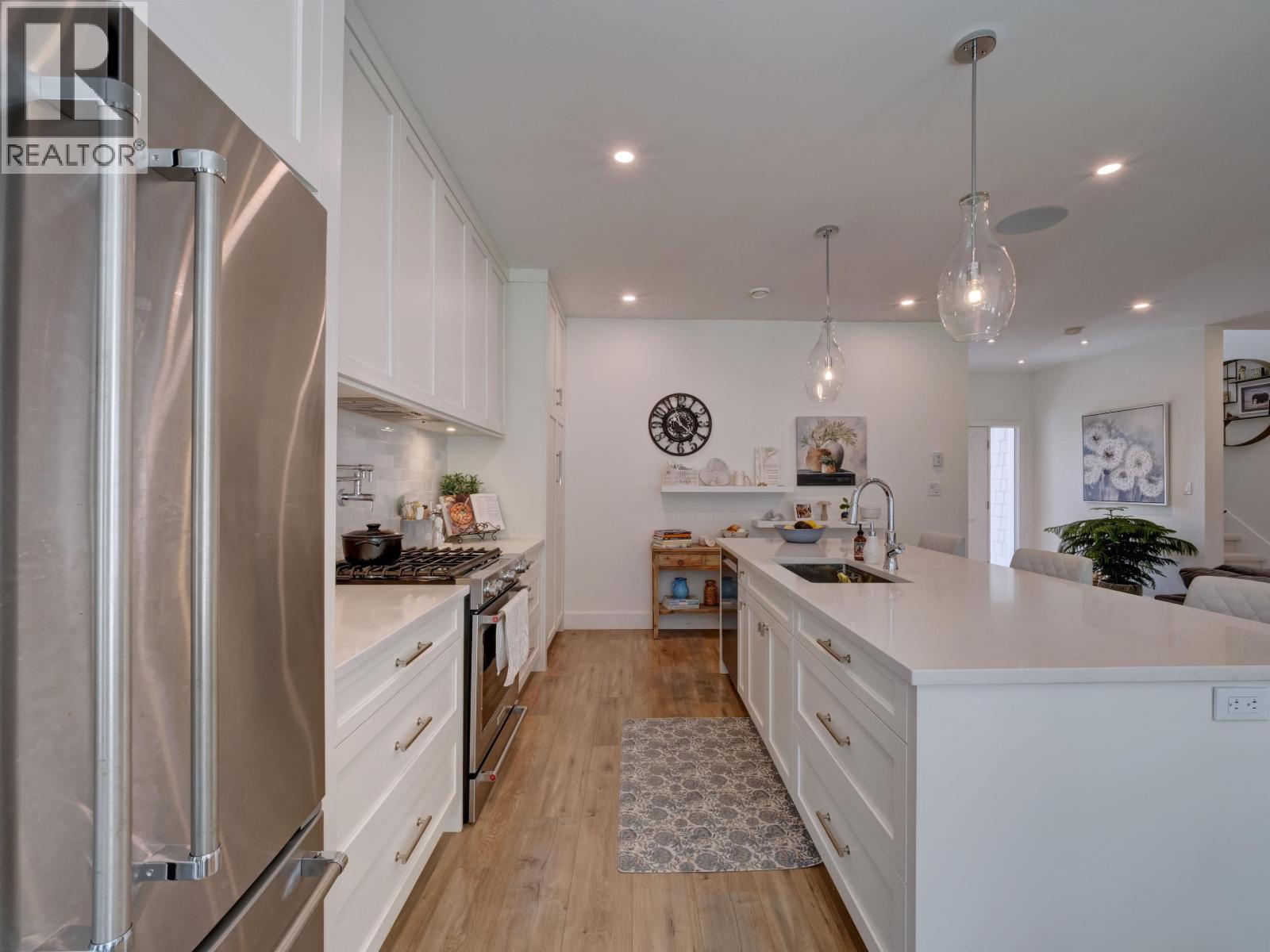 1414 SUNRISE PLACE, Gibsons